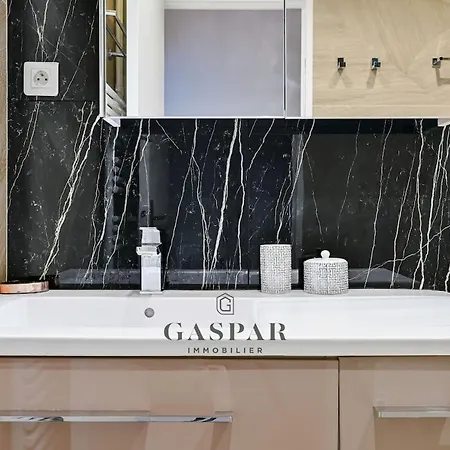 Apartment Gaspar- 2 With Balcony- Metro Marcel Sembat