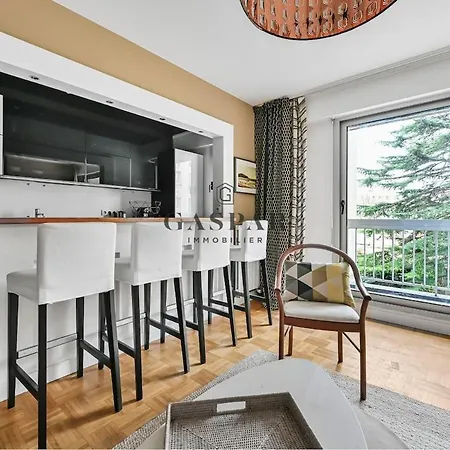 Gaspar- 2 With Balcony- Metro Marcel Sembat Apartment *